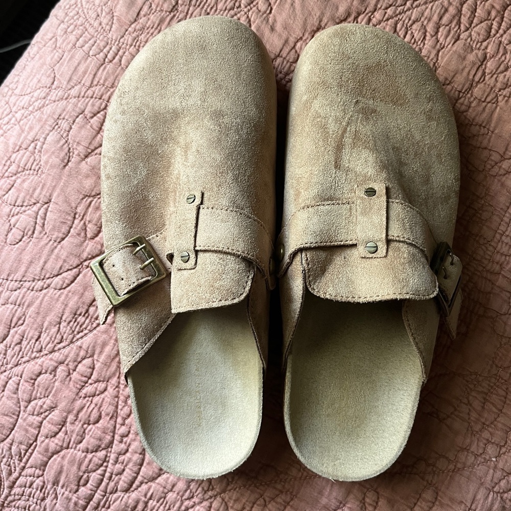 American Eagle Clog - Size 11